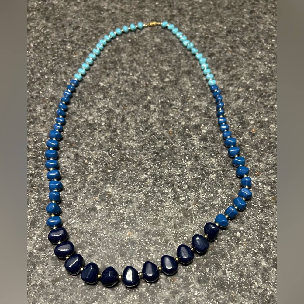 Women’s blue tone stone necklace